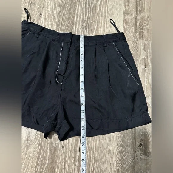 Tibi Black shorts size 8 Black White‎ Pin Stripe Cupro Pleated Front High Rise - Picture 4 of 9